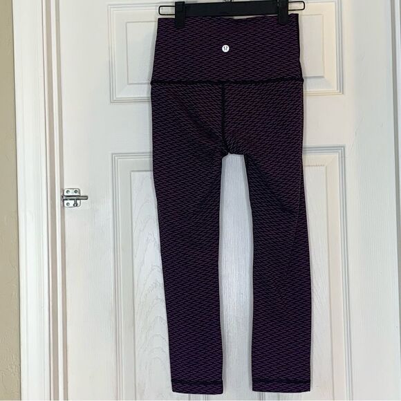 Lululemon Wunder Under Crop (Hi-Rise) (Luxtreme) Score Jacquard Black Polar Pink - Picture 2 of 8